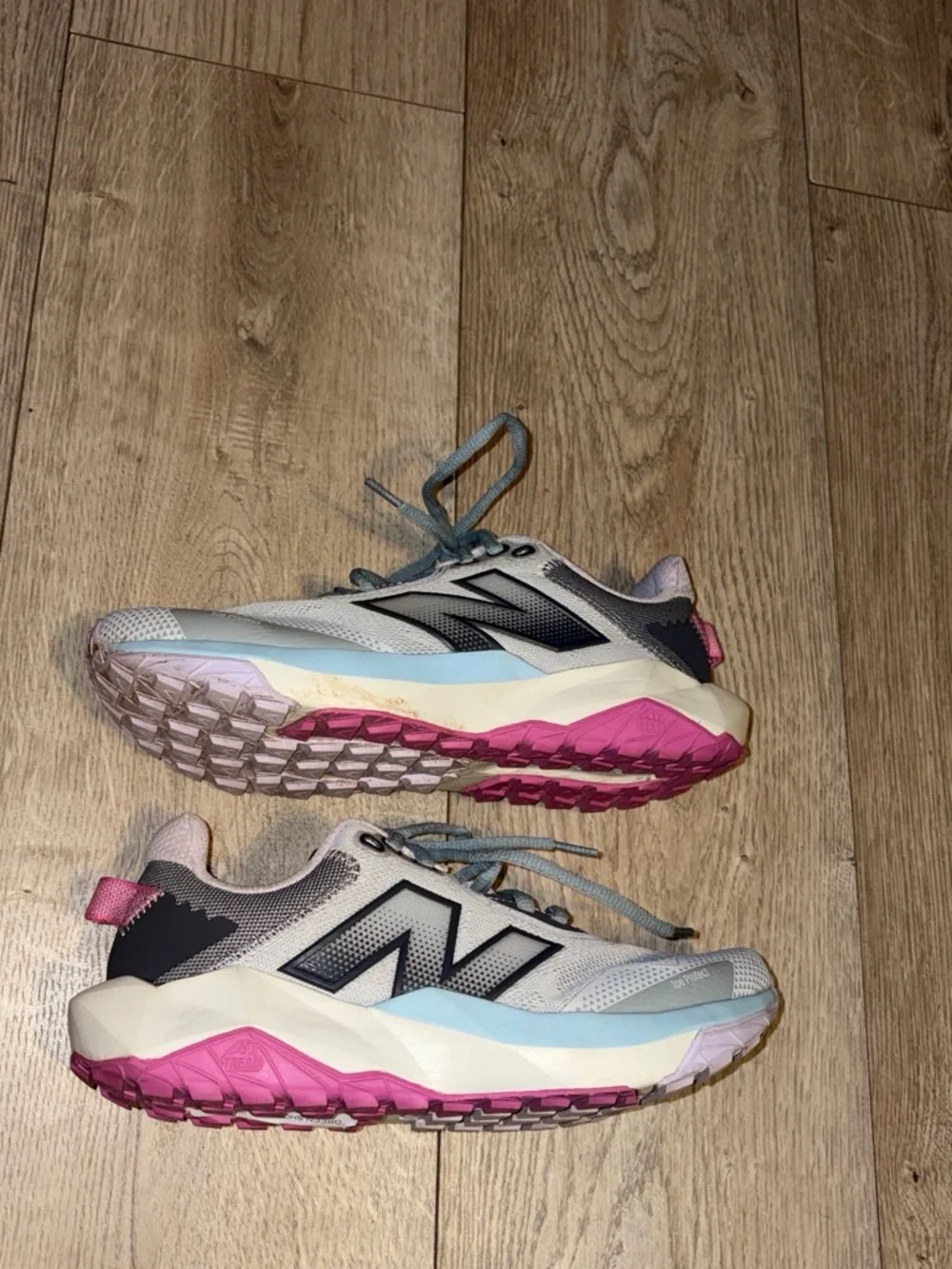 New Balance Women's White, Pink & Light Blue Trail Sneakers